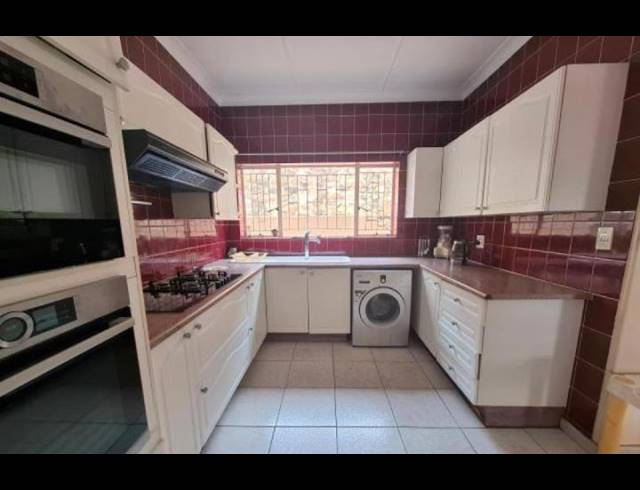 5 BEDROOM HOUSE FOR SALE IN SUNNYROCK